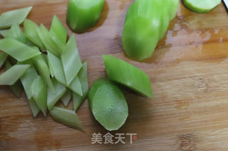莴笋炒肉片的做法步骤:2