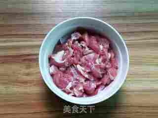 秋葵鲜百合瘦肉汤的做法步骤:2