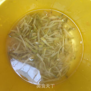 肉丝炒榨菜的做法步骤：4