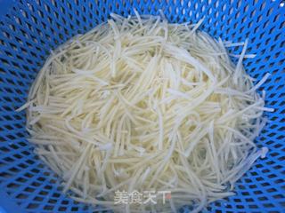 土豆丝卷饼的做法步骤:14