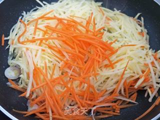 土豆丝卷饼的做法步骤:17