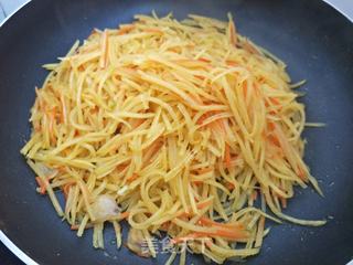 土豆丝卷饼的做法步骤:18