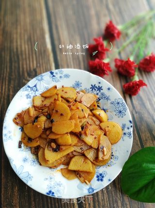 老干妈炒土豆片的做法步骤:9