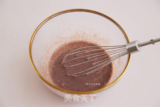 草莓慕斯蛋糕的做法步骤:2