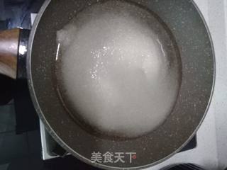 糖霜花生的做法步骤:2