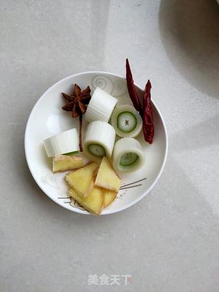土豆炖鸡块的做法步骤:4