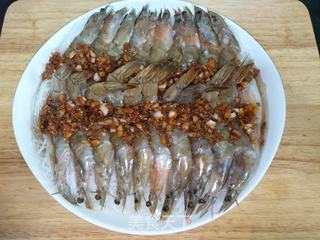 蒜蓉粉丝开背虾的做法步骤:11