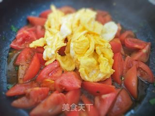 番茄炒蛋的做法步骤:12