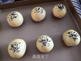 好吃的蛋黄酥的做法步骤:6