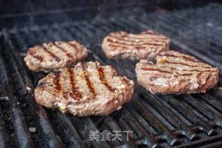 Charcoal Grill 木炭烧烤汉堡牛肉饼的做法步骤:2