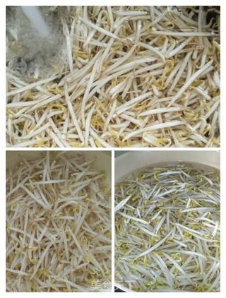 胡萝卜丝炒绿豆芽的做法步骤:2