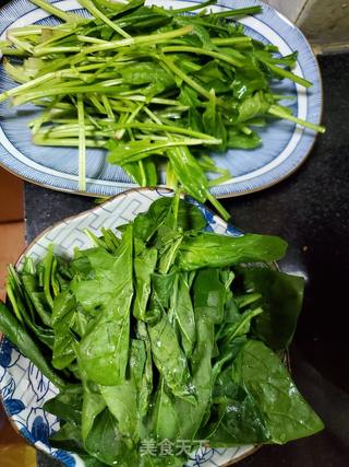 菠菜面的做法步骤:2