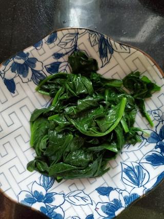 菠菜面的做法步骤:4
