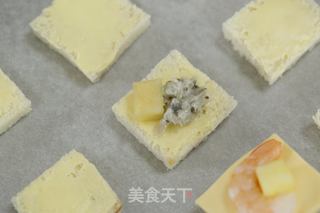 菠萝虾西多士的做法步骤:7
