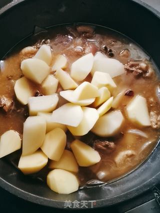 土豆烧鸡块的做法步骤:8