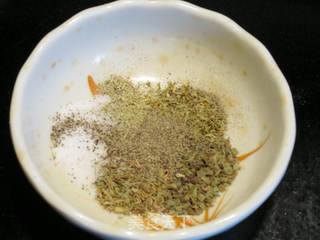 Charcoal Grill 木炭烧烤香草虾仁的做法步骤:2