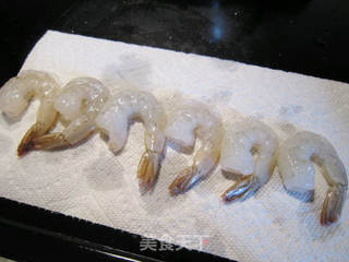 Charcoal Grill 木炭烧烤香草虾仁的做法步骤:3