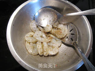 Charcoal Grill 木炭烧烤香草虾仁的做法步骤:5