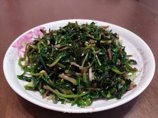 凉拌蒲公英的做法步骤:4