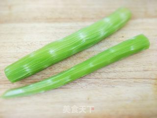 “ 春日应季美食 ”莴笋炒肉的做法步骤:2