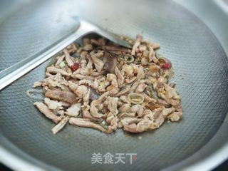 “ 春日应季美食 ”莴笋炒肉的做法步骤:7