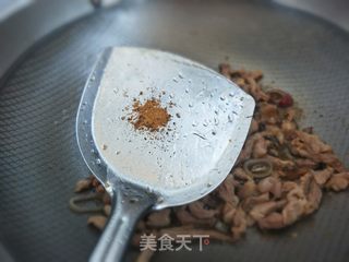 “ 春日应季美食 ”莴笋炒肉的做法步骤:8