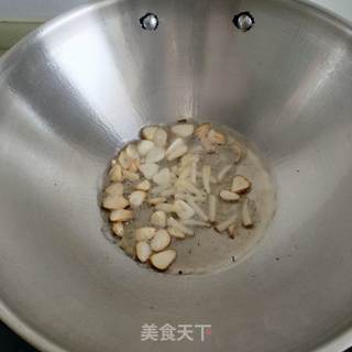 芹菜炒牛肚的做法步骤：2