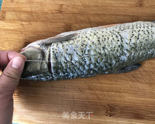 酸辣炖鱼的做法步骤:2