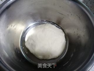 老婆饼的做法步骤：1