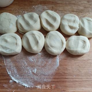 韭菜鸡蛋包子的做法步骤:8