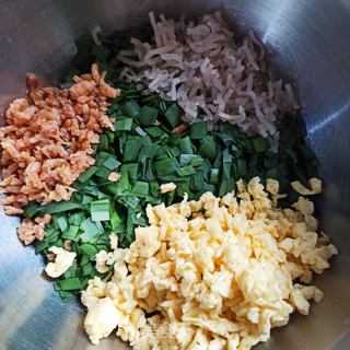 韭菜鸡蛋包子的做法步骤:4