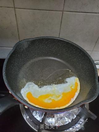 煎蛋白花菜汤的做法步骤:3