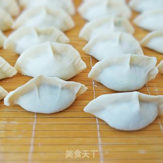 “ 春日应季美食 ”韭菜猪肉馅水饺的做法步骤:9