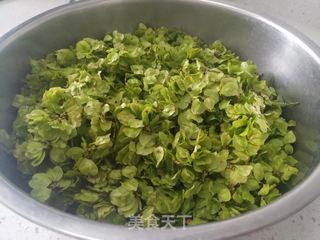 蒸榆钱的做法步骤：2