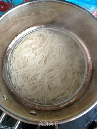 香椿芝麻酱拌面的做法步骤：8