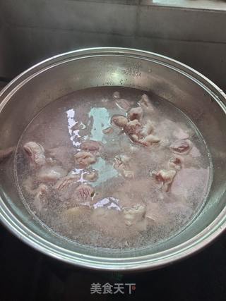 护心肉焖笋块的做法步骤:6
