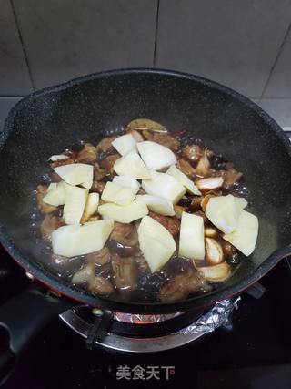 护心肉焖笋块的做法步骤:12