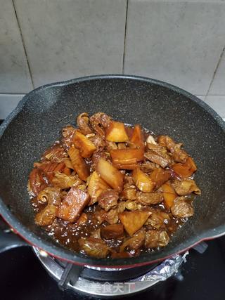 护心肉焖笋块的做法步骤:15