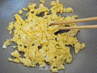 韭菜鸡蛋肉馅包子的做法步骤:2