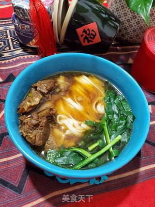 红烧肉韭菜汤面的做法步骤:9