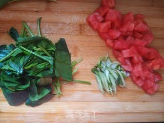 菠菜鸡蛋面的做法步骤:5
