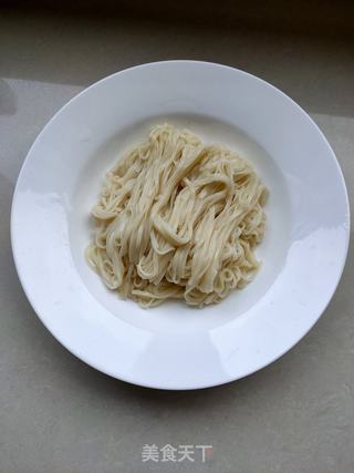 芝麻酱鸡肉丝拌面的做法步骤:7