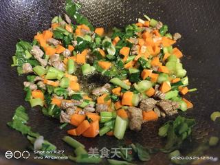 菜心牛肉炒饭的做法步骤:4