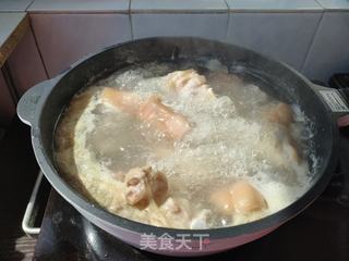 猪脚炖黄豆芽的做法步骤:3