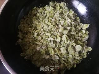蒜苔炒榆钱的做法步骤：8