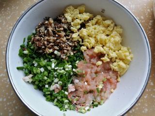 虾仁三鲜煎饺的做法步骤:5