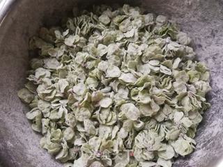 蒜苔炒榆钱的做法步骤：2