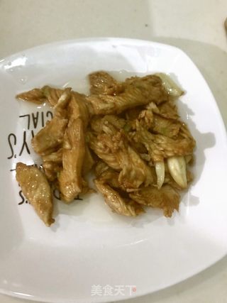 鸡胸肉炒芹菜的做法步骤:5