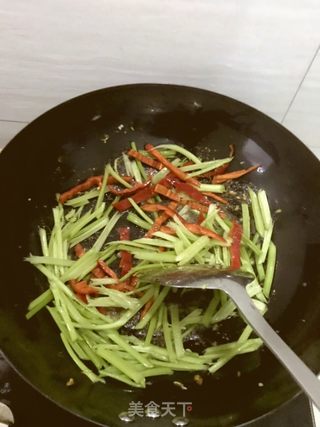 鸡胸肉炒芹菜的做法步骤:6