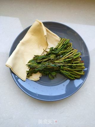 油泼香椿拌豆皮的做法步骤:4
